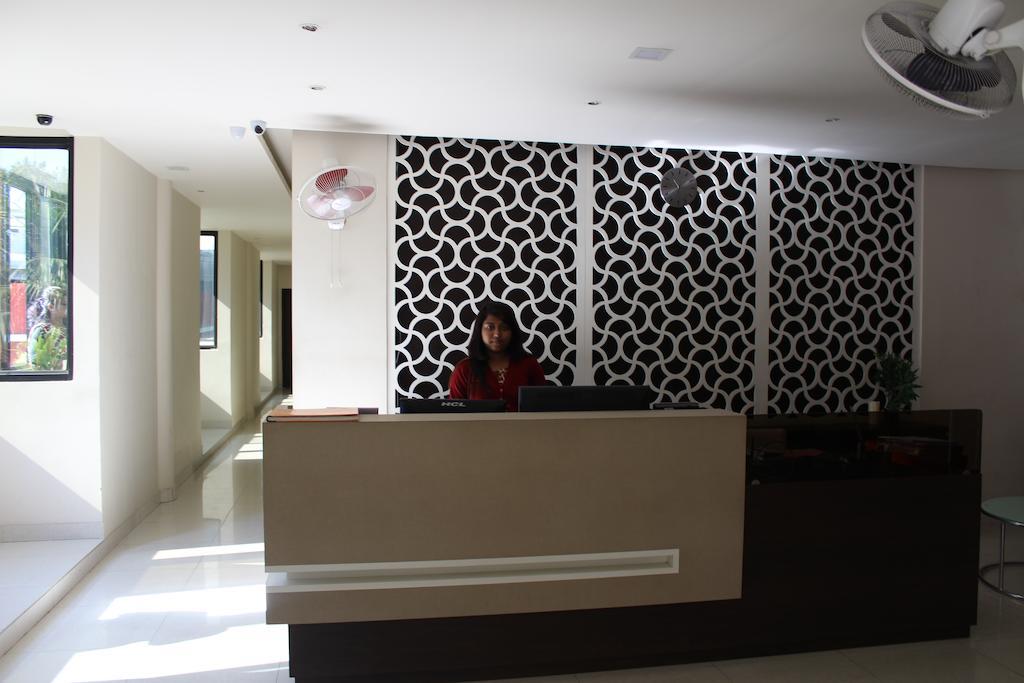 Hotel Dibrugarh Club House Extérieur photo