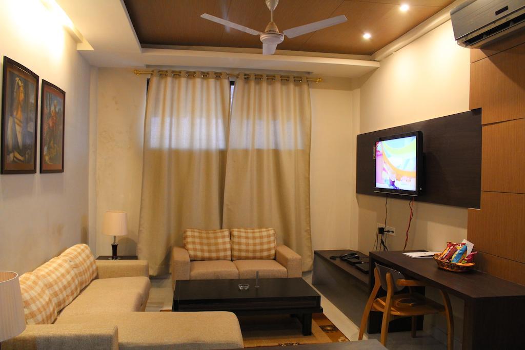 Hotel Dibrugarh Club House Extérieur photo