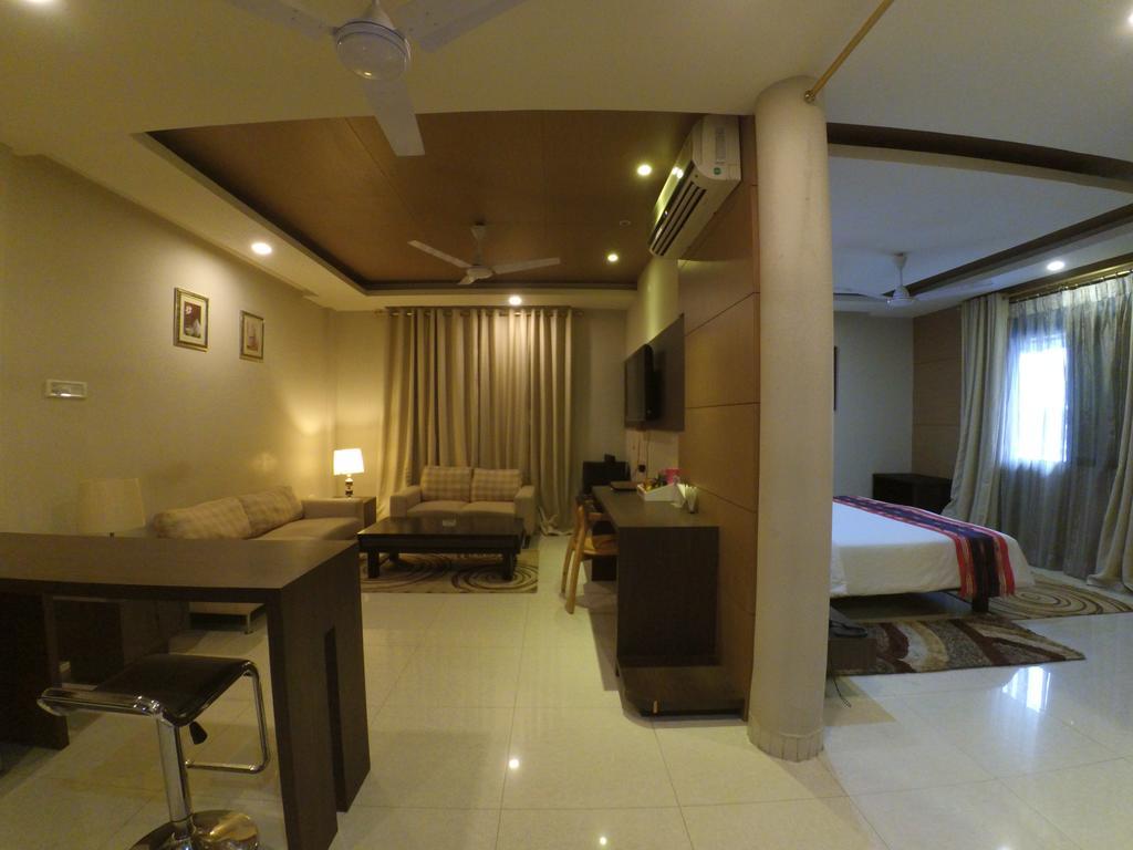 Hotel Dibrugarh Club House Extérieur photo