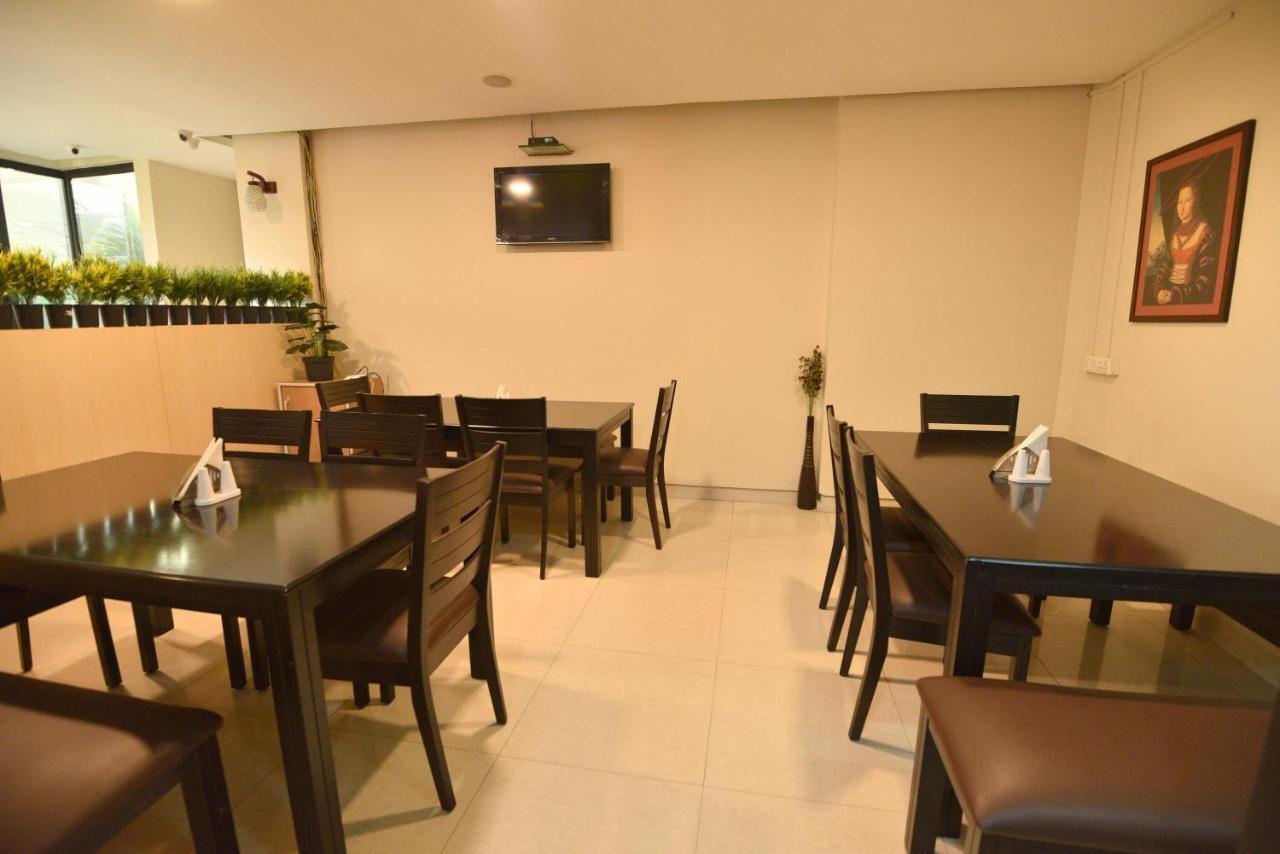 Hotel Dibrugarh Club House Extérieur photo