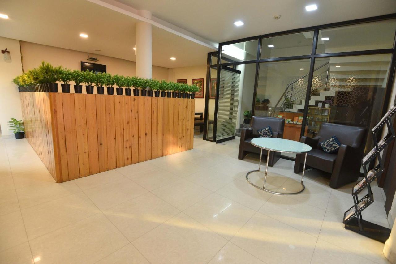 Hotel Dibrugarh Club House Extérieur photo