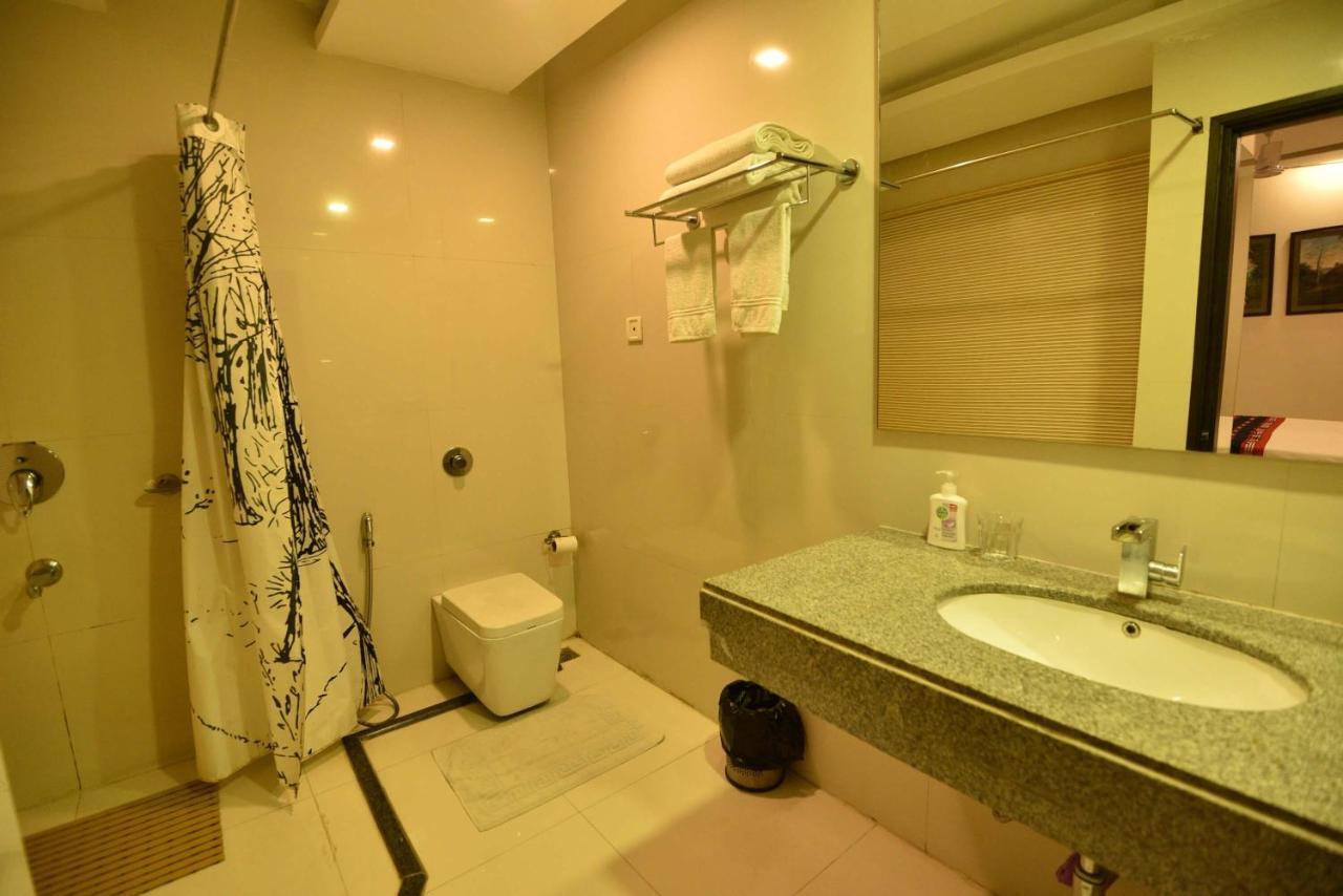 Hotel Dibrugarh Club House Extérieur photo